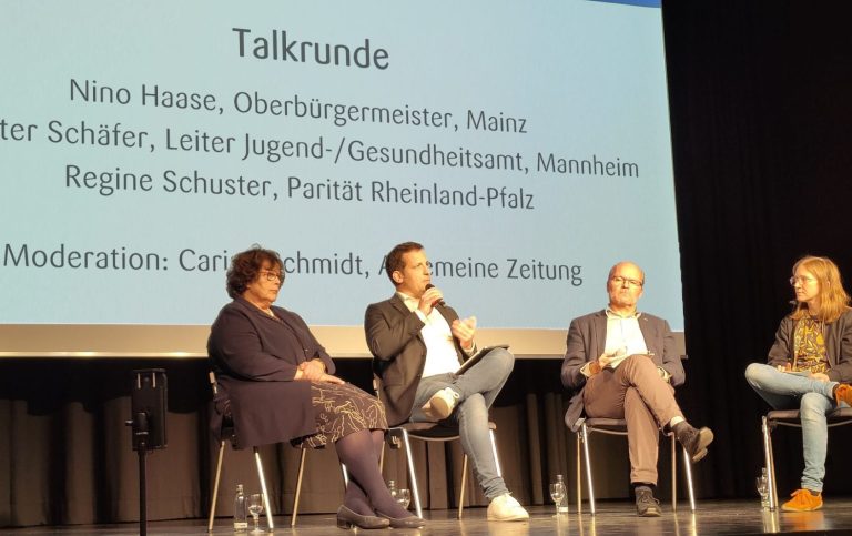 Talkrunde mit Nino Haase, OB Mainz, Dr. Peter Schäfer, Mannheim, Regine Schuster, Bündnis, Carina Schmidt, Allgemeine Zeitung